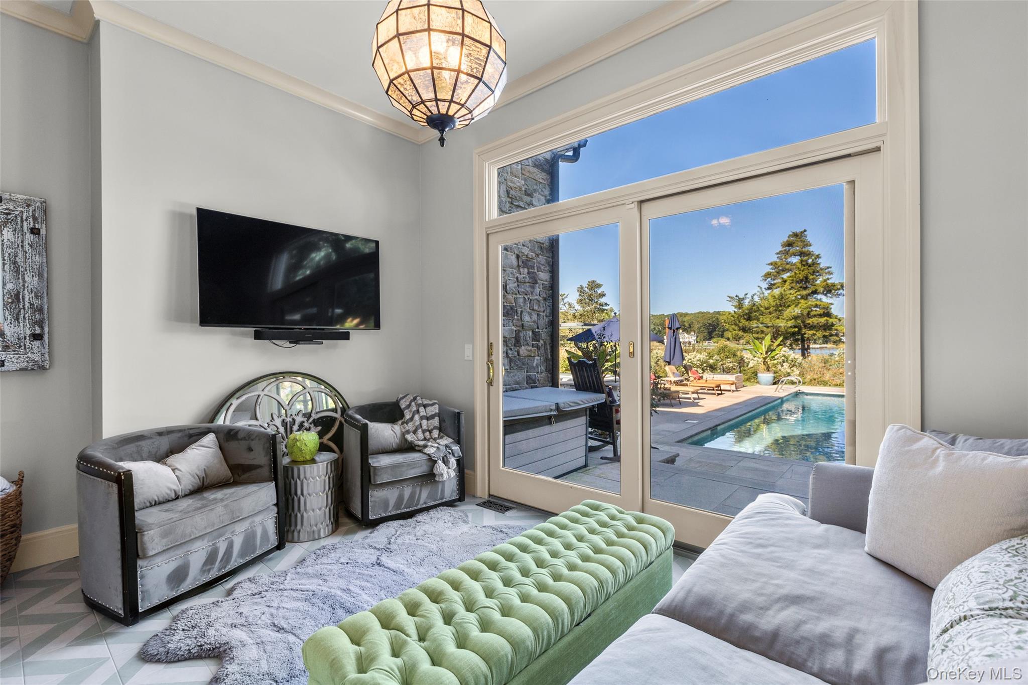 2 Pheasant Run, Setauket, NY 11733