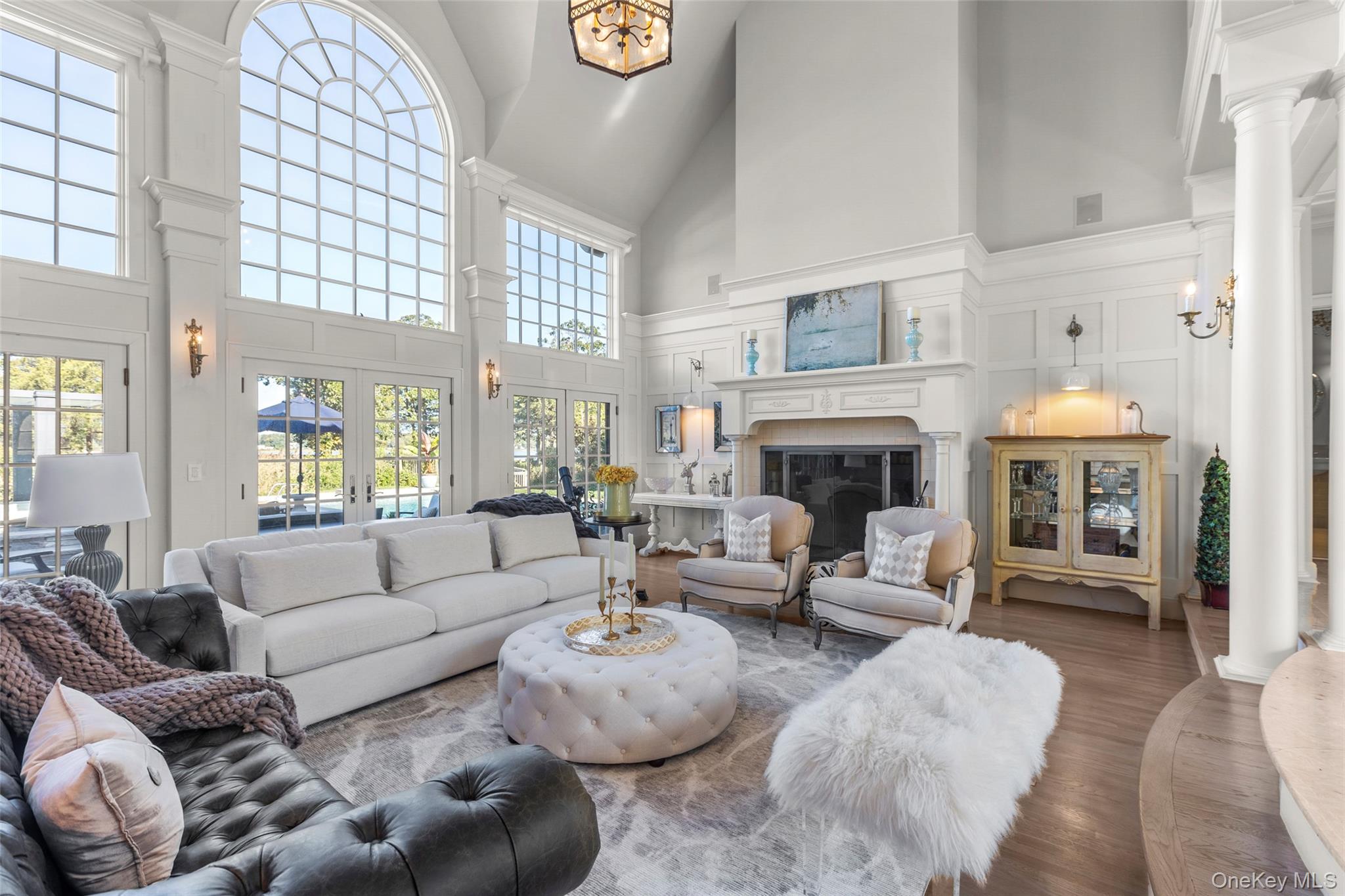 2 Pheasant Run, Setauket, NY 11733