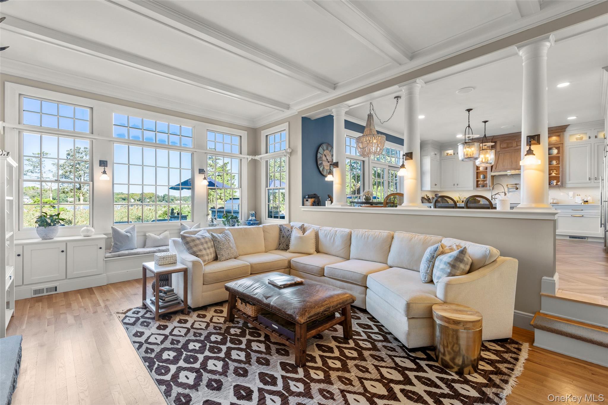 2 Pheasant Run, Setauket, NY 11733