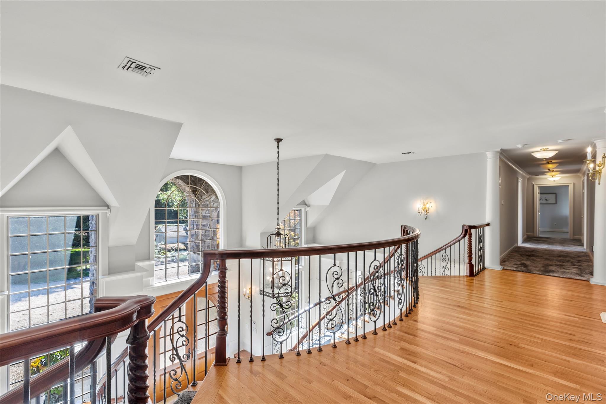 2 Pheasant Run, Setauket, NY 11733