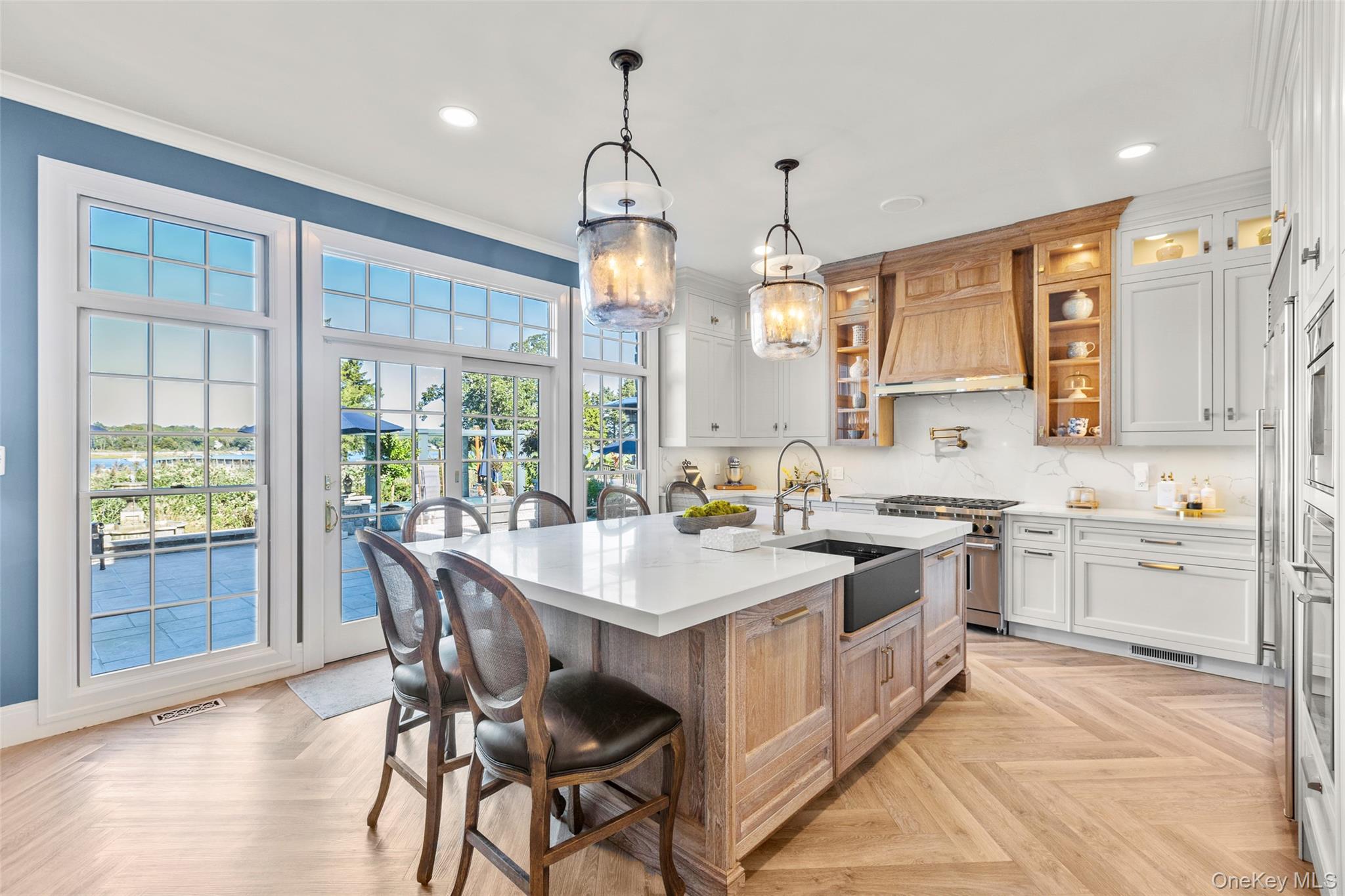 2 Pheasant Run, Setauket, NY 11733