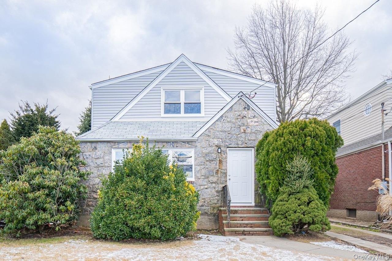 44 stewart Avenue, Garden City, NY 11530