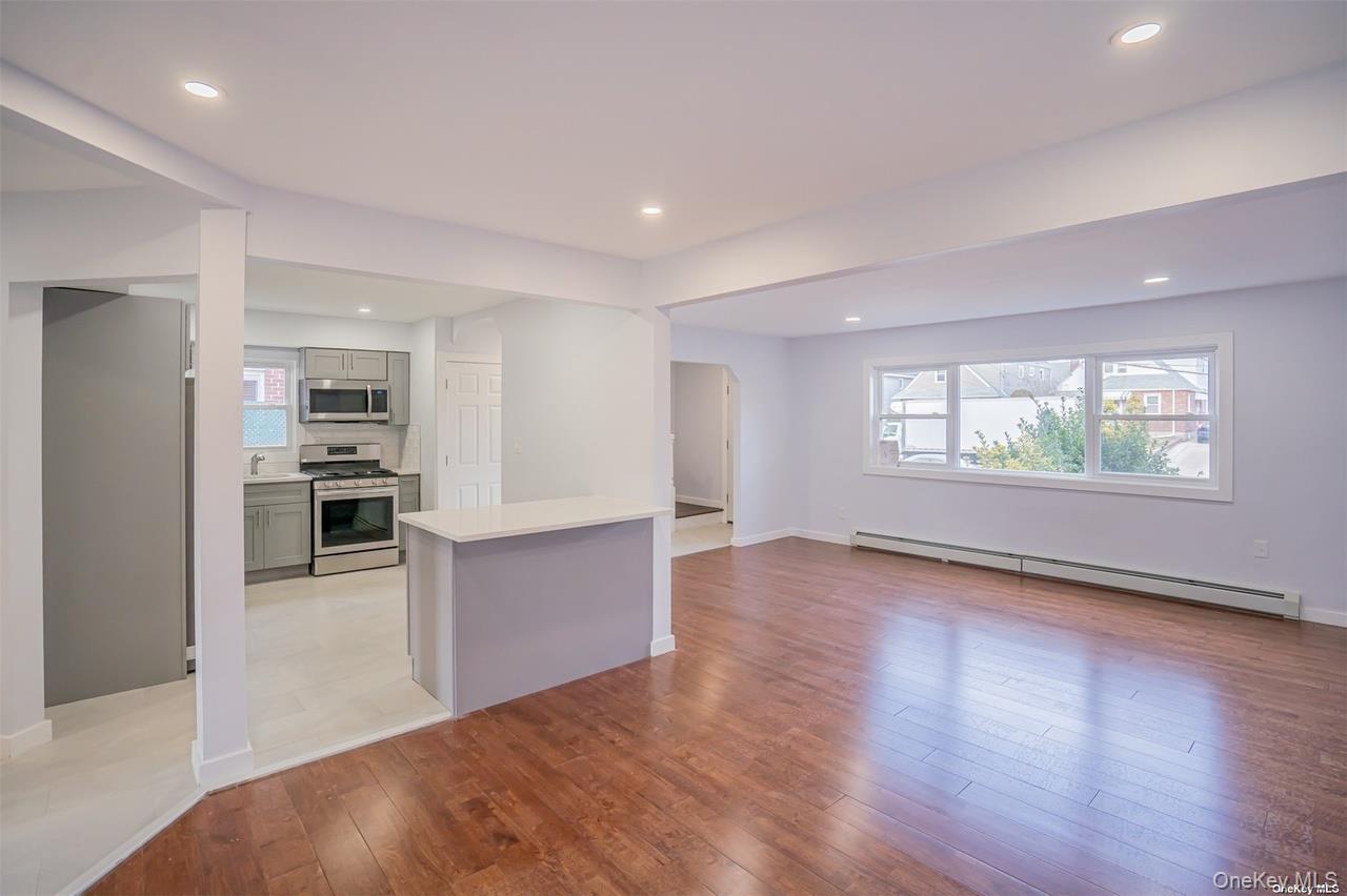 44 stewart Avenue, Garden City, NY 11530