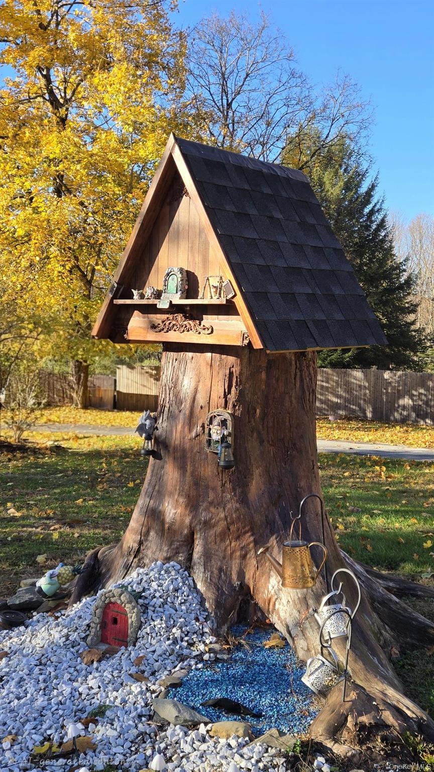 18 Hummingbird Way, Staatsburg, NY 12580