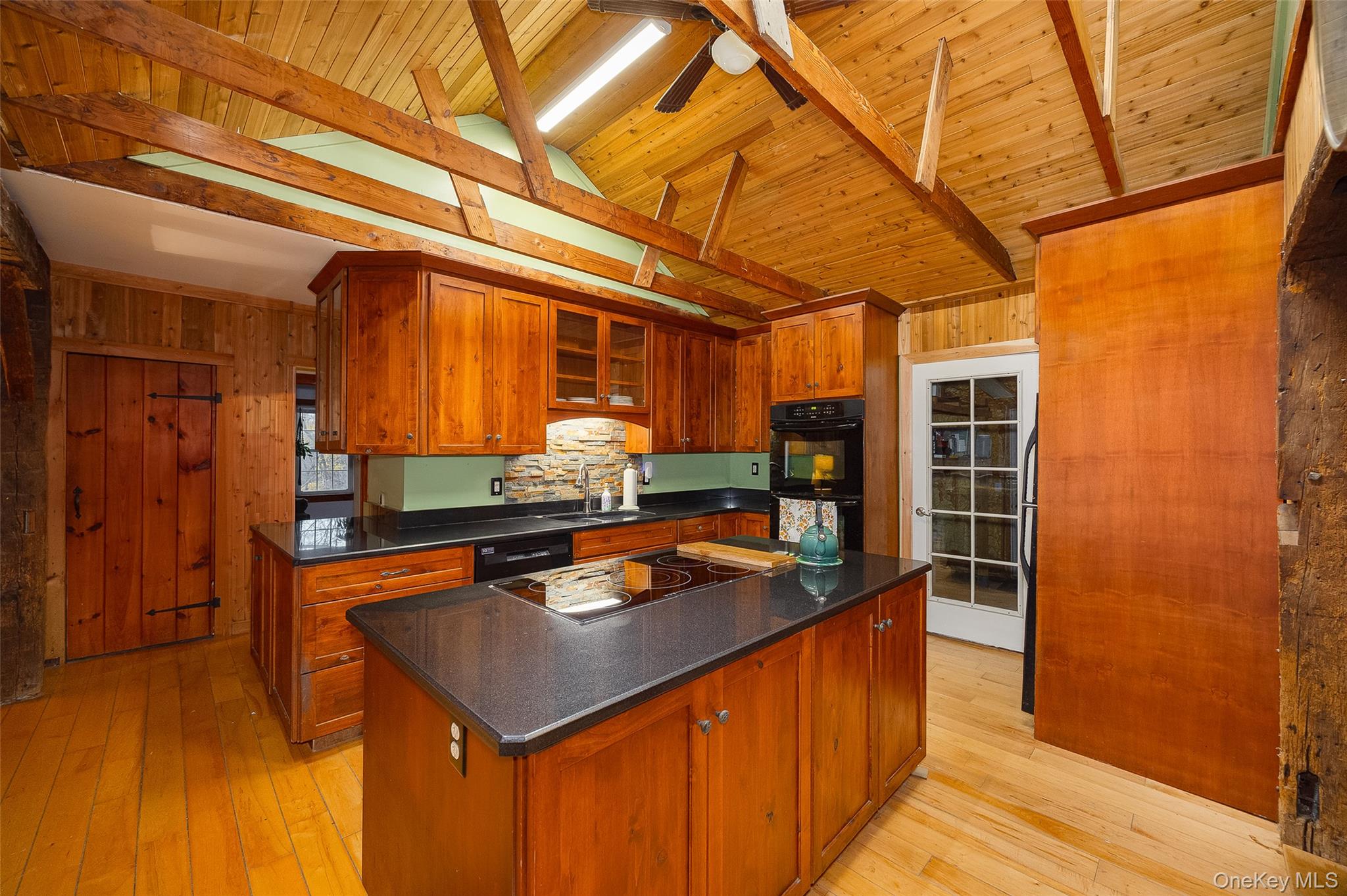 18 Hummingbird Way, Staatsburg, NY 12580