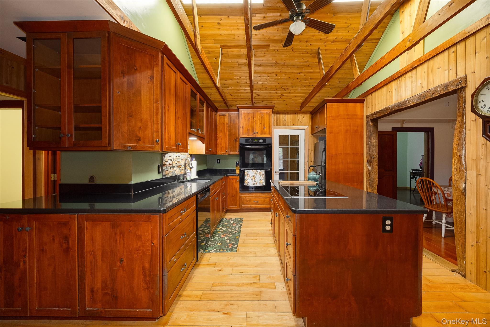 18 Hummingbird Way, Staatsburg, NY 12580