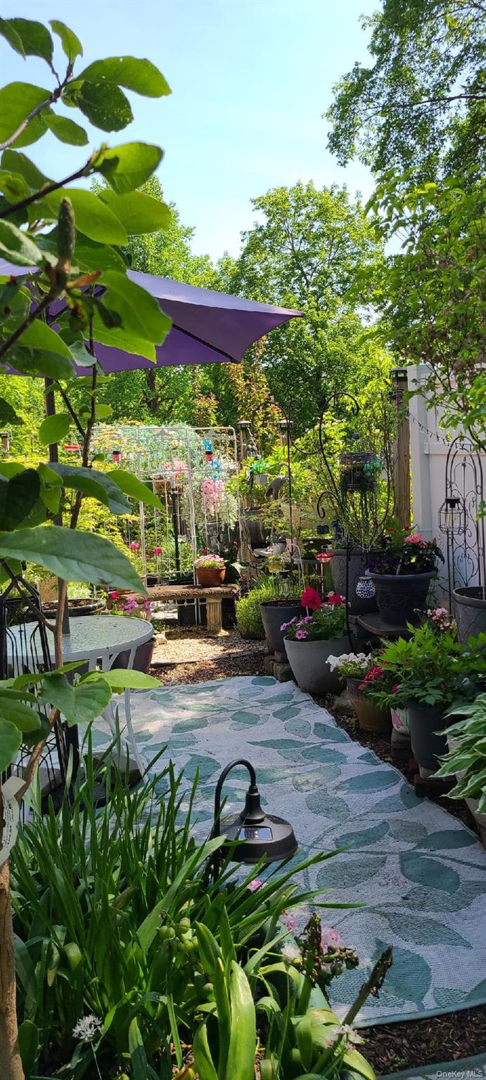 18 Hummingbird Way, Staatsburg, NY 12580