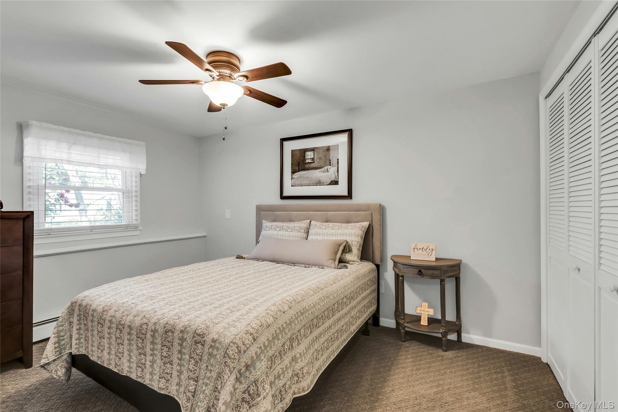 105 Edgewood Ave, Oakdale, NY 11769