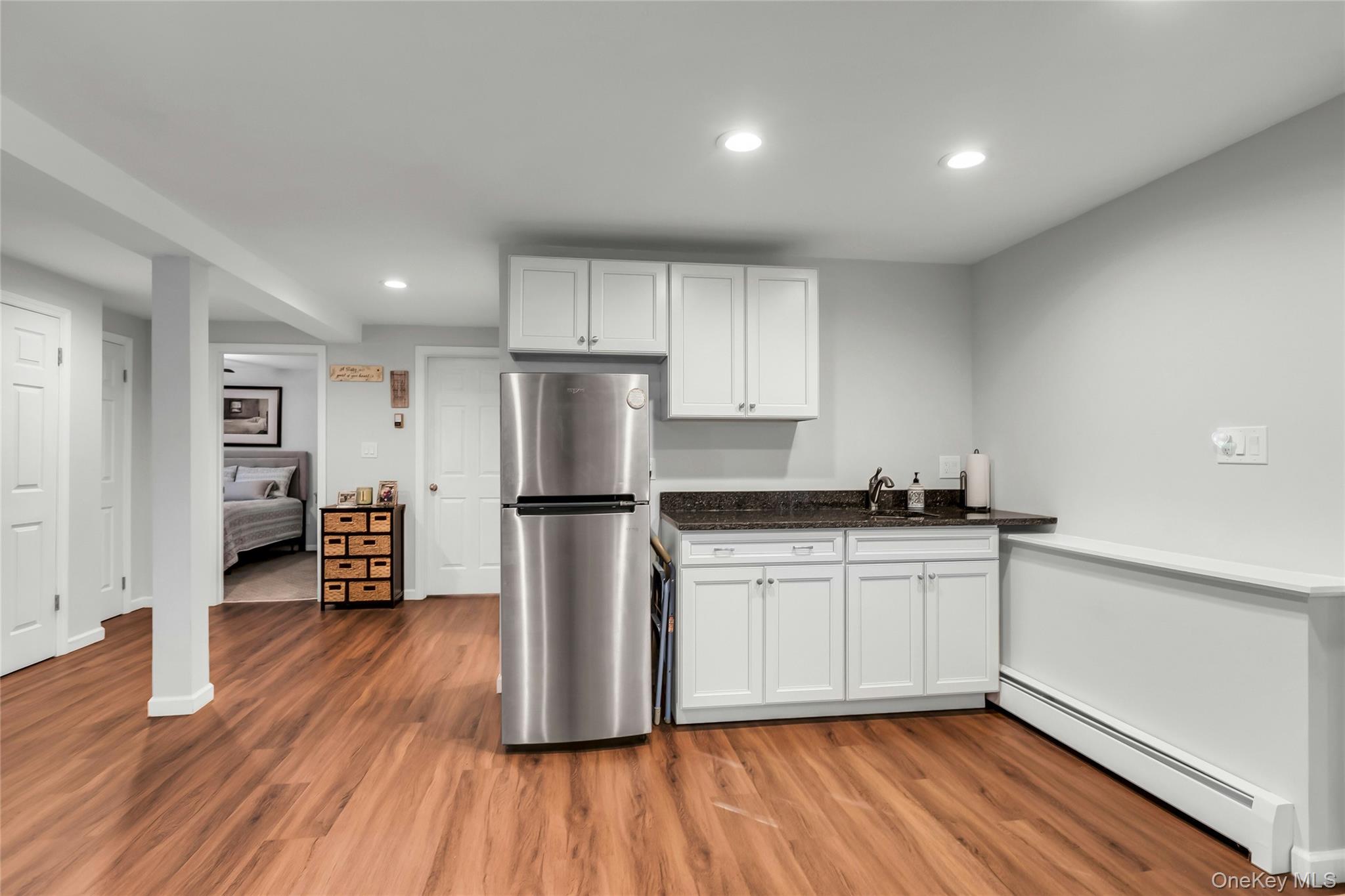 105 Edgewood Ave, Oakdale, NY 11769