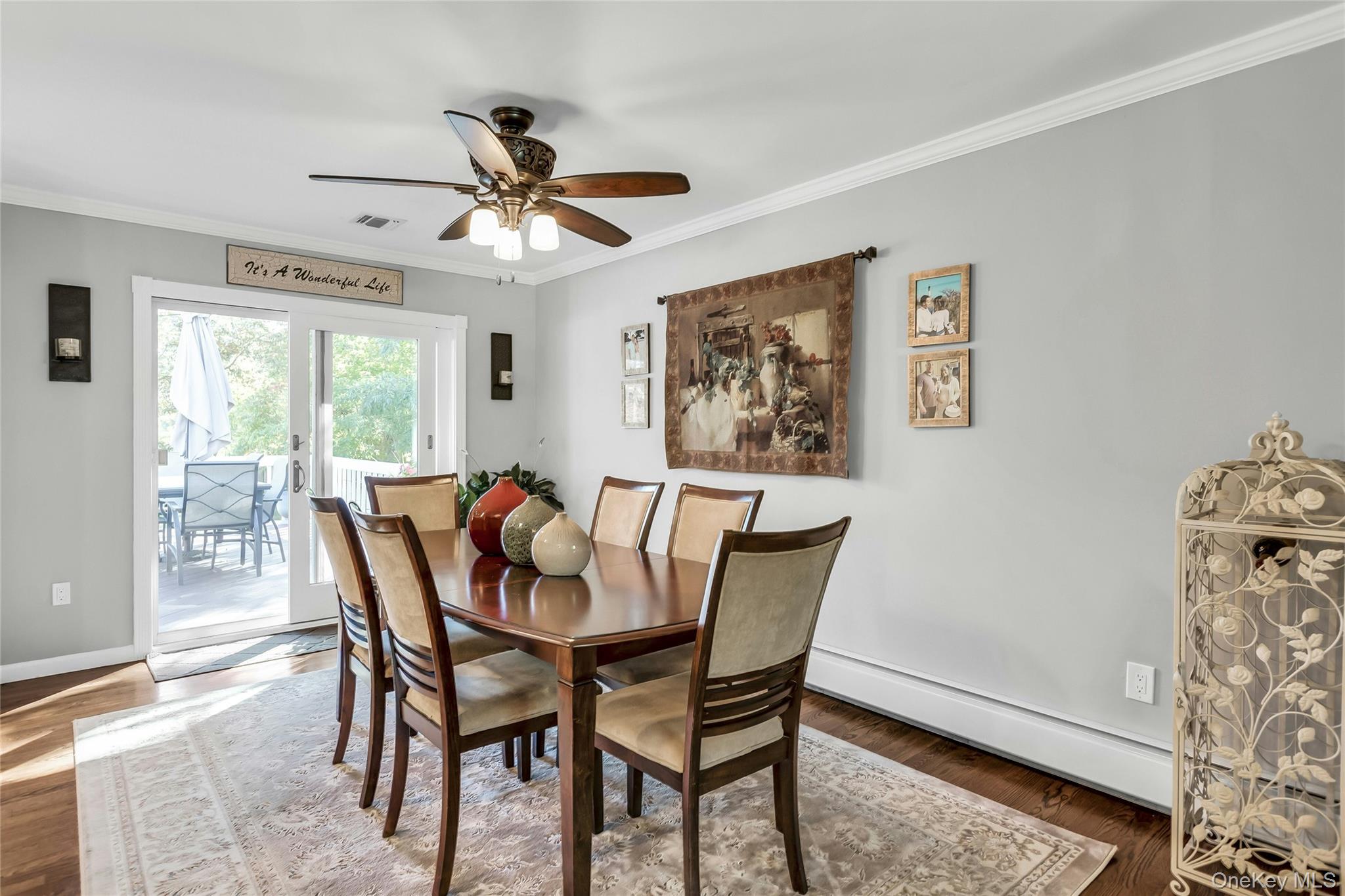 105 Edgewood Ave, Oakdale, NY 11769