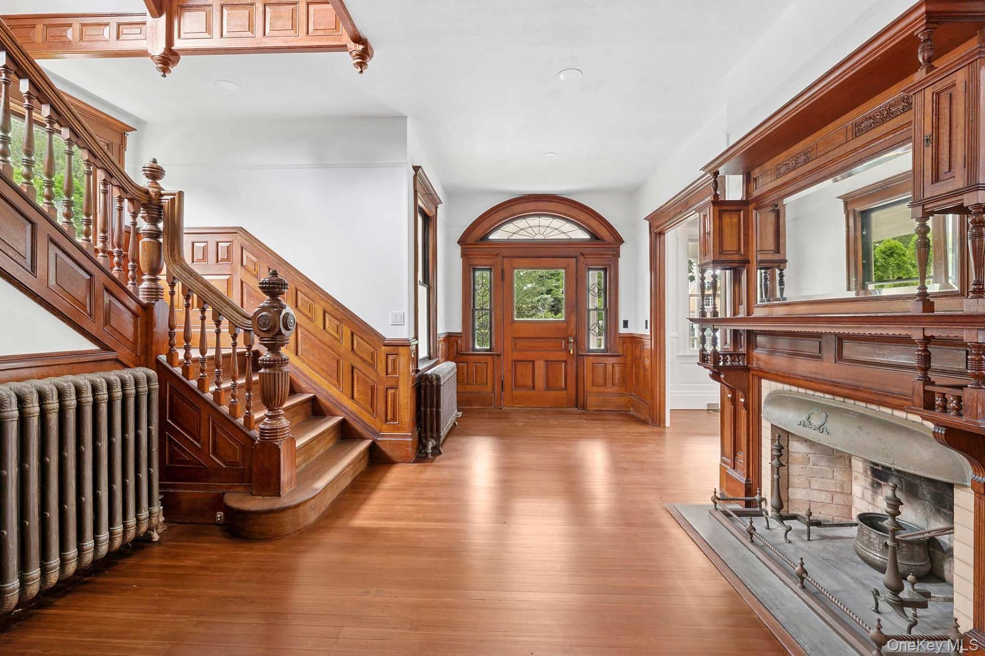 30 Huntting Lane, East Hampton, NY 11937