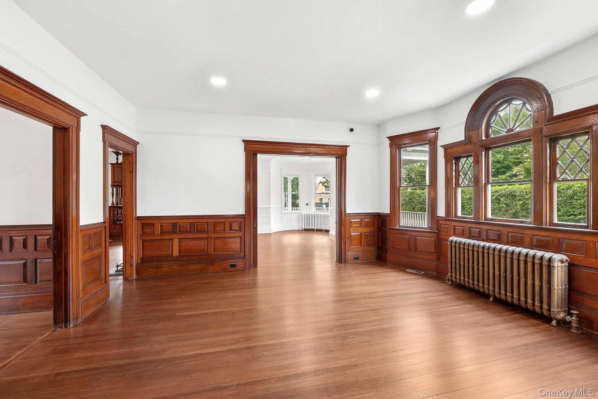 30 Huntting Lane, East Hampton, NY 11937