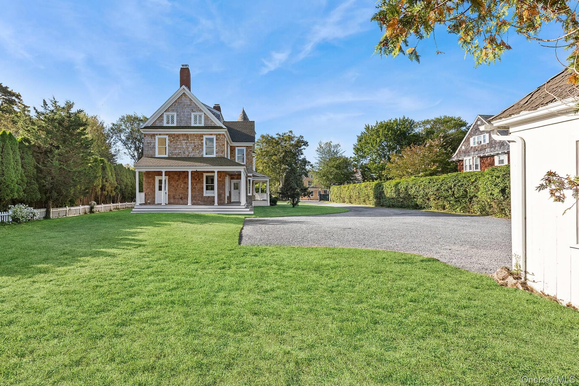 30 Huntting Lane, East Hampton, NY 11937