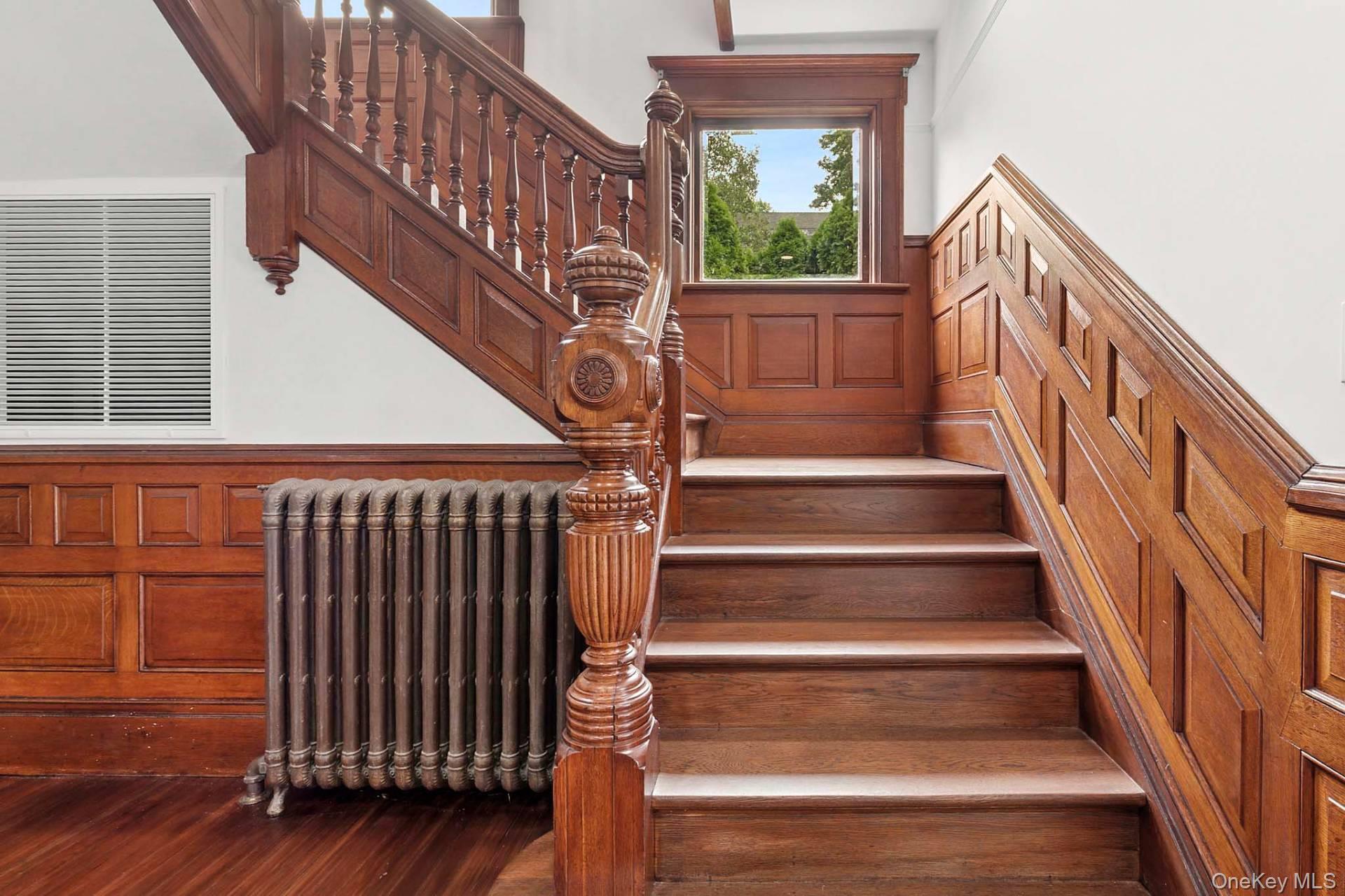 30 Huntting Lane, East Hampton, NY 11937