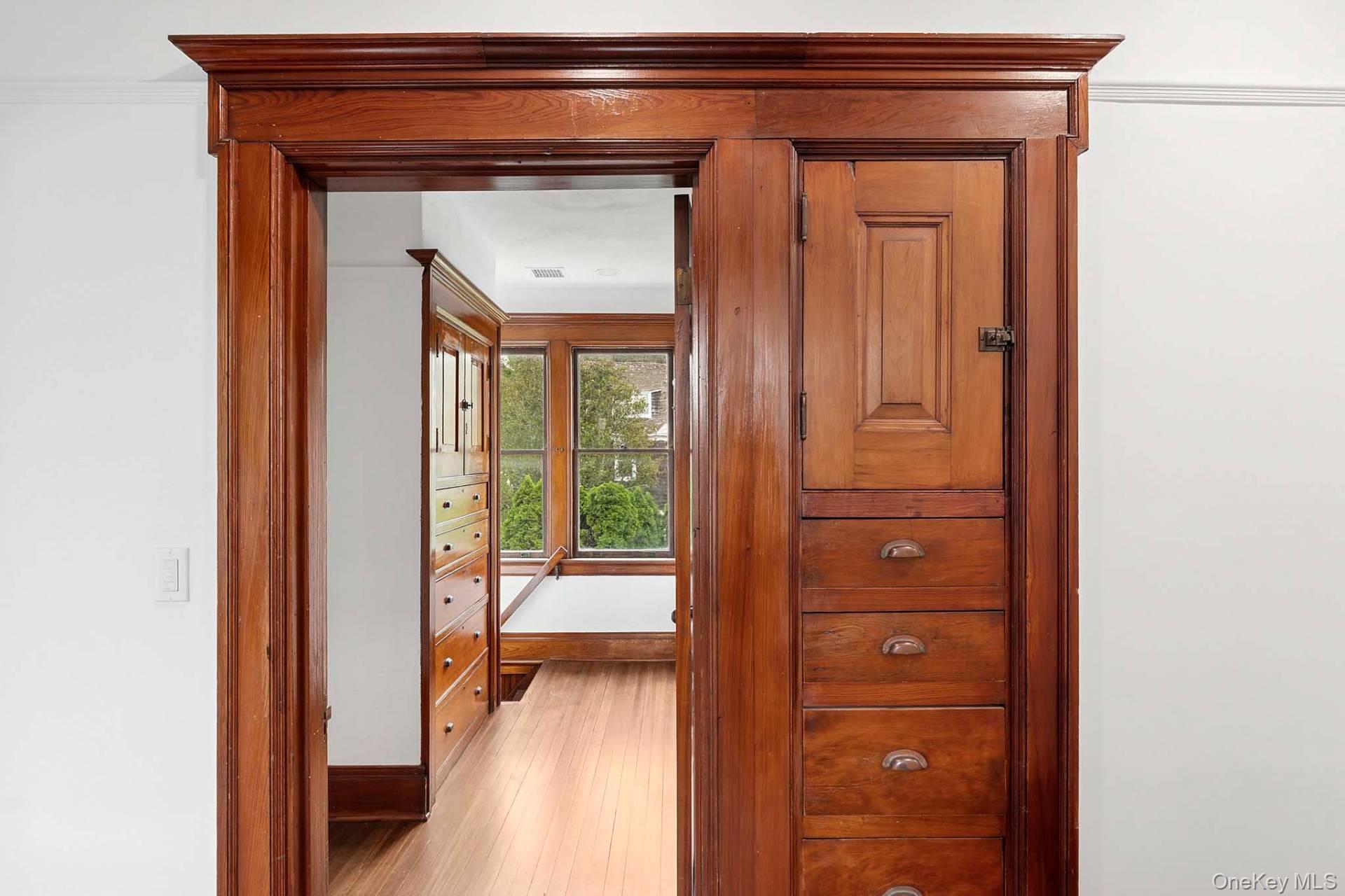 30 Huntting Lane, East Hampton, NY 11937