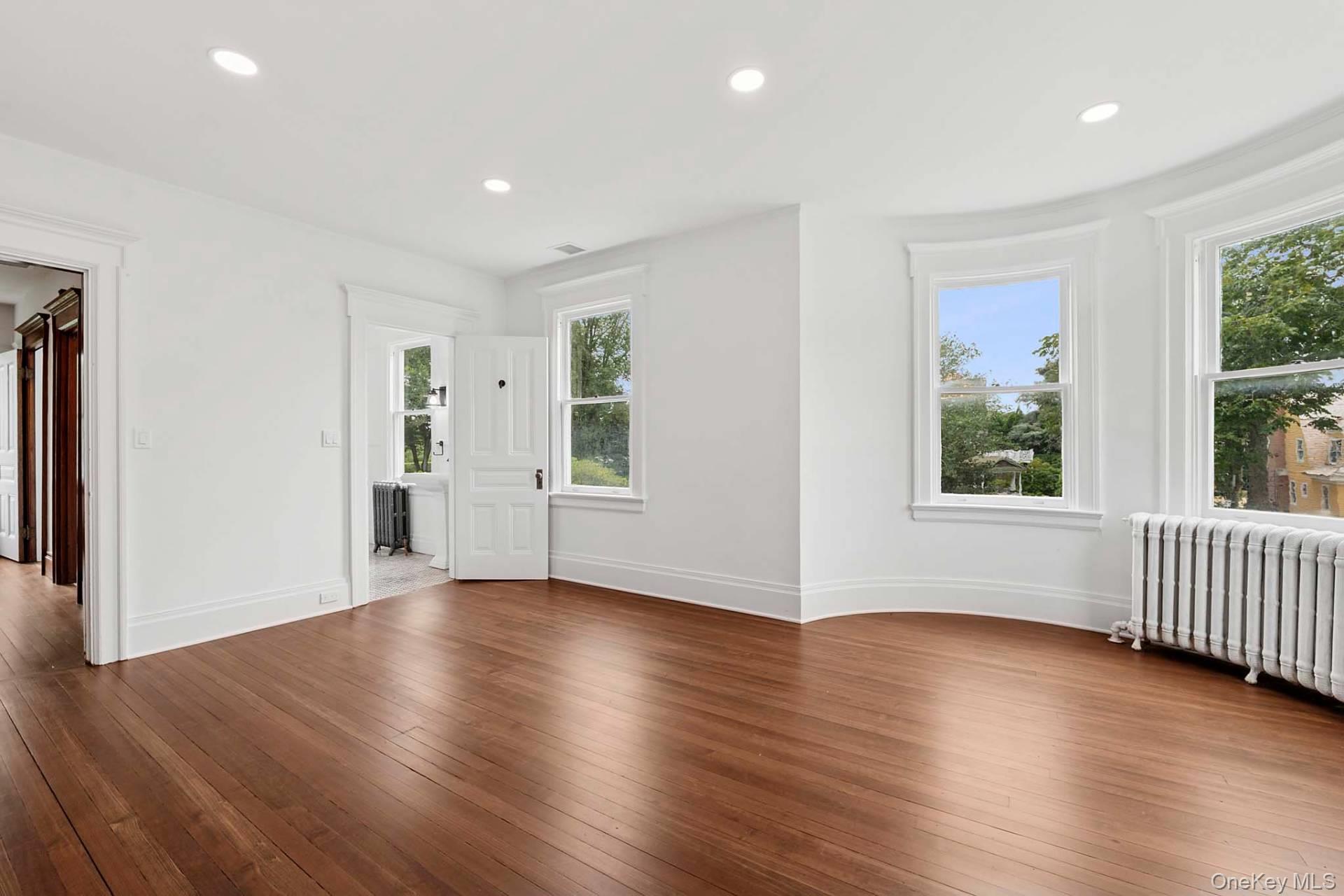 30 Huntting Lane, East Hampton, NY 11937