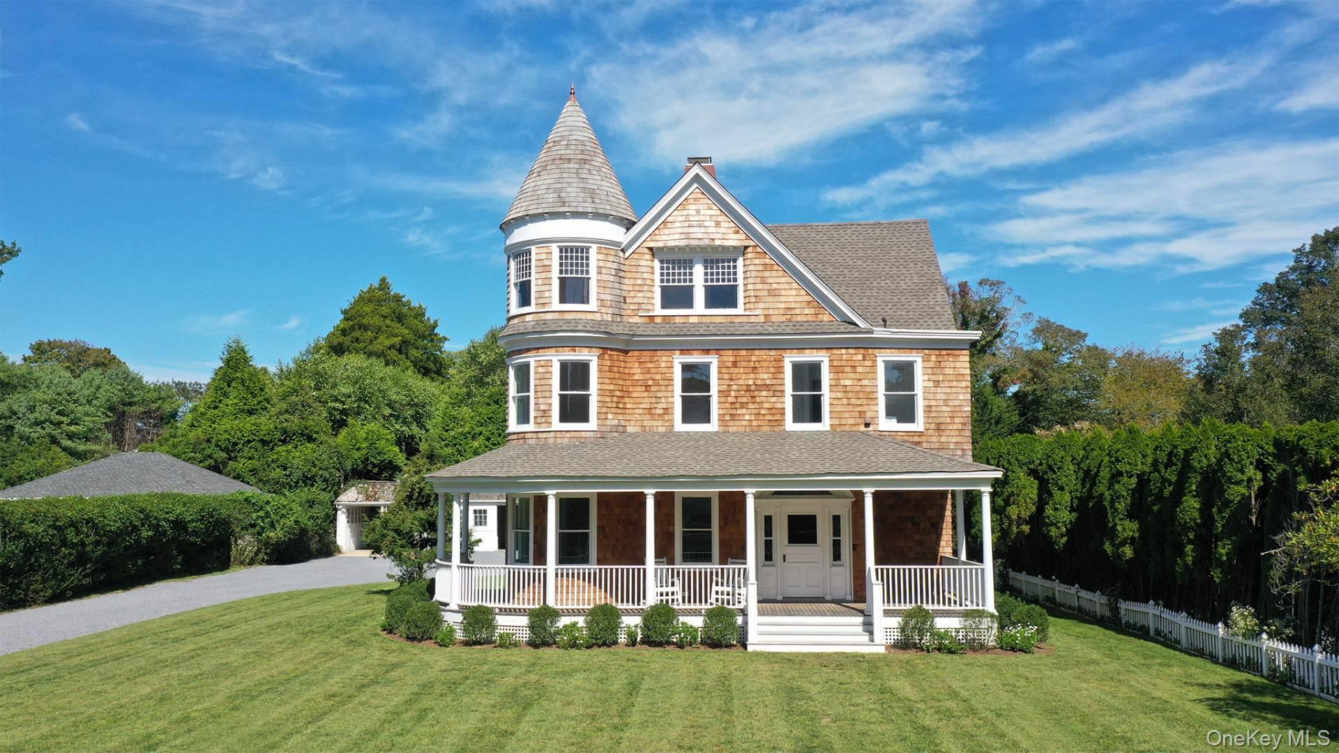 30 Huntting Lane, East Hampton, NY 11937