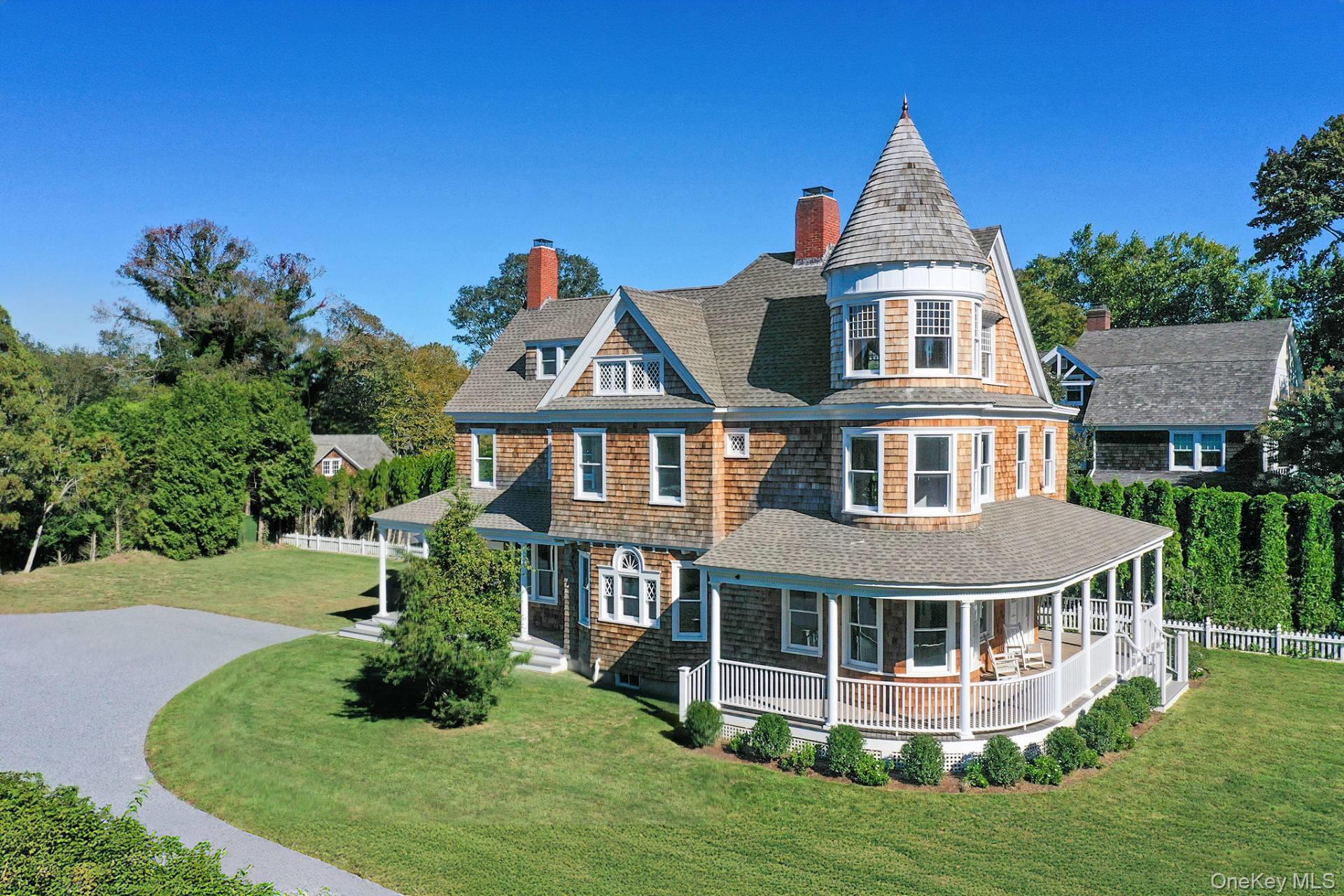 30 Huntting Lane, East Hampton, NY 11937