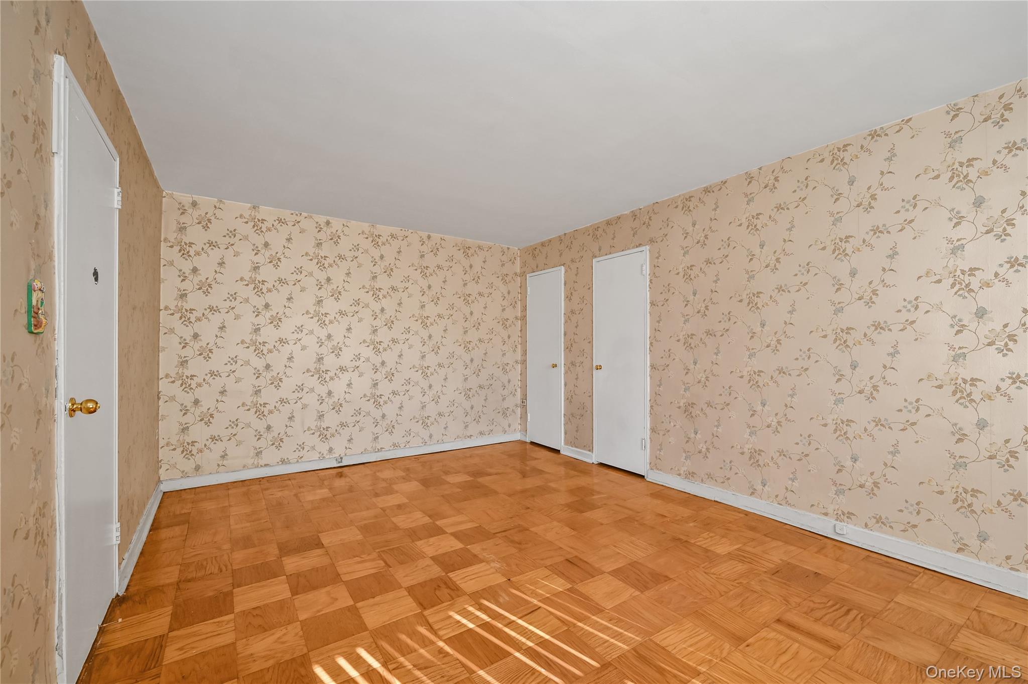 99-10 60Ave # 1E, Corona, NY 11368