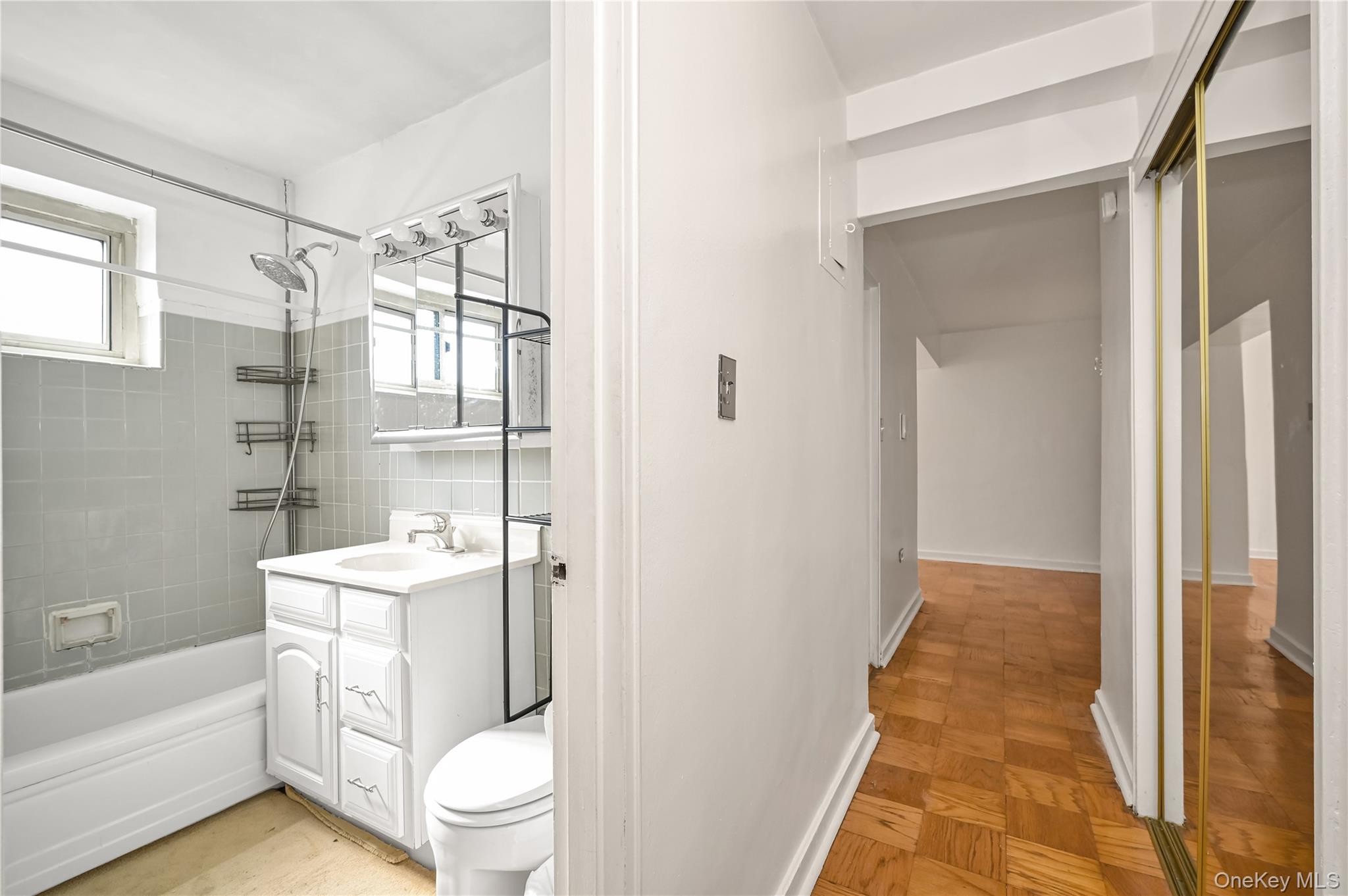 99-10 60Ave # 1E, Corona, NY 11368