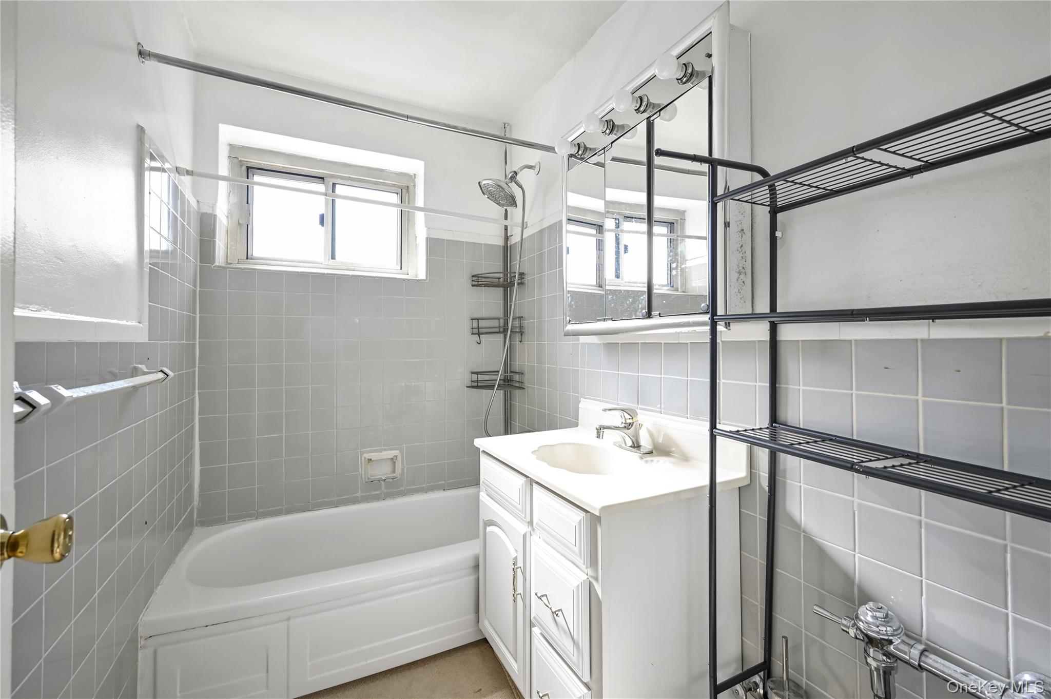 99-10 60Ave # 1E, Corona, NY 11368