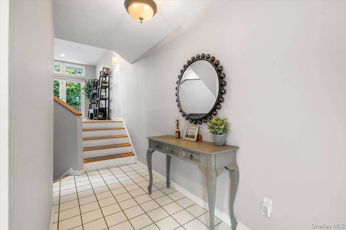 15 Brookridge Court, Rye Brook, NY 10573