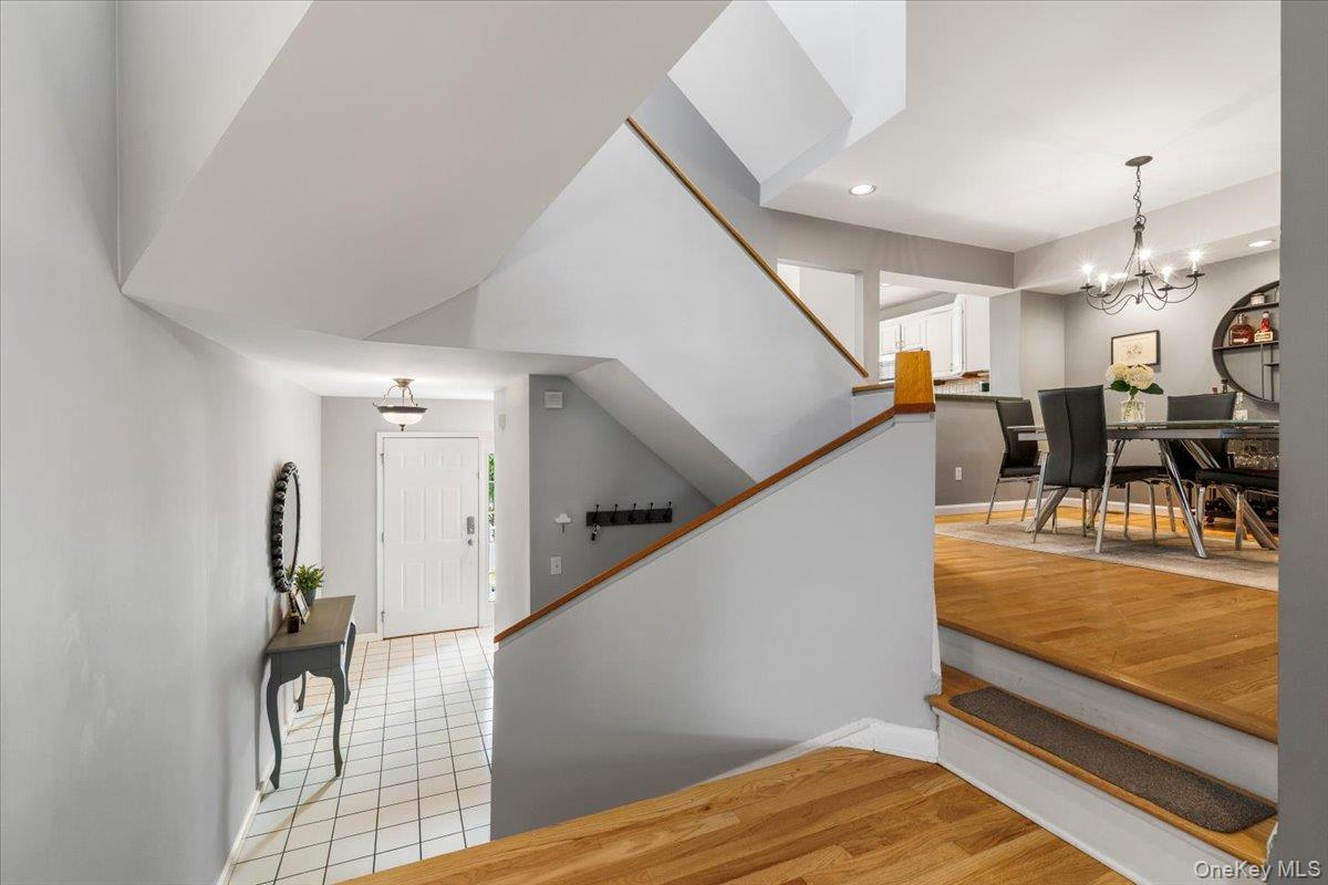 15 Brookridge Court, Rye Brook, NY 10573