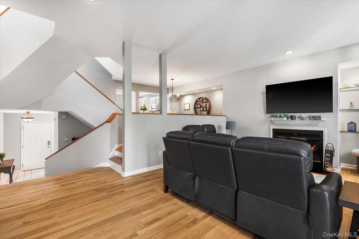 15 Brookridge Court, Rye Brook, NY 10573