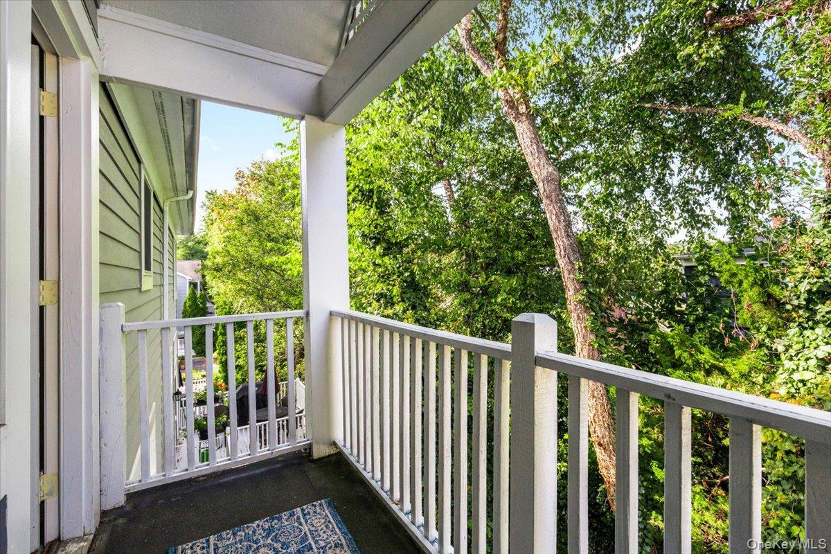 15 Brookridge Court, Rye Brook, NY 10573