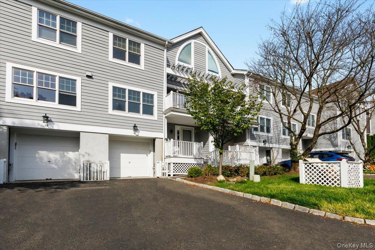 15 Brookridge Court, Rye Brook, NY 10573
