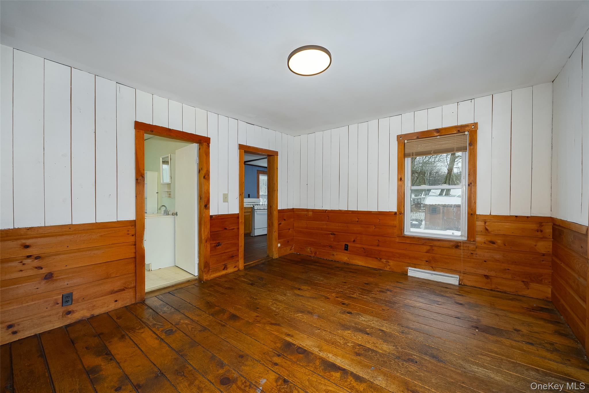 33 Thompson Street, Red Hook, NY 12571