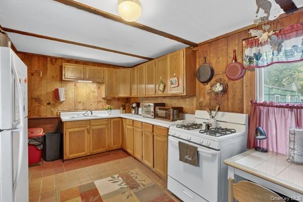 33 Thompson Street, Red Hook, NY 12571