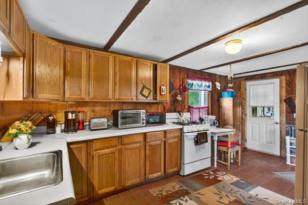 33 Thompson Street, Red Hook, NY 12571