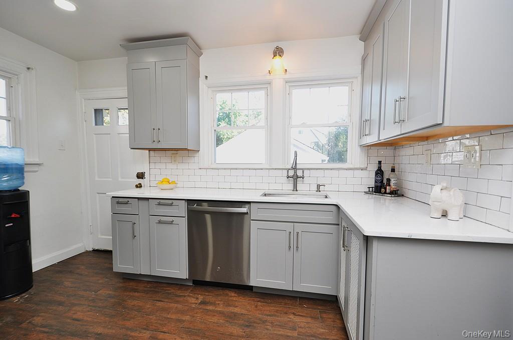 54 Lincoln Avenue, White Plains, NY 10606