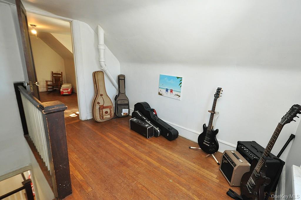 54 Lincoln Avenue, White Plains, NY 10606