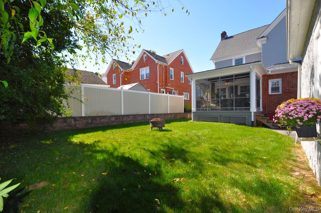 54 Lincoln Avenue, White Plains, NY 10606