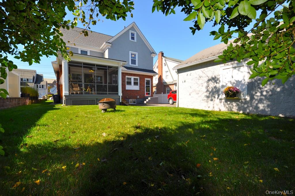 54 Lincoln Avenue, White Plains, NY 10606