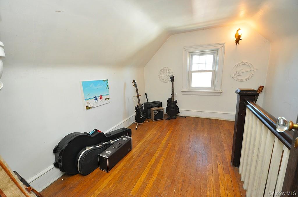 54 Lincoln Avenue, White Plains, NY 10606