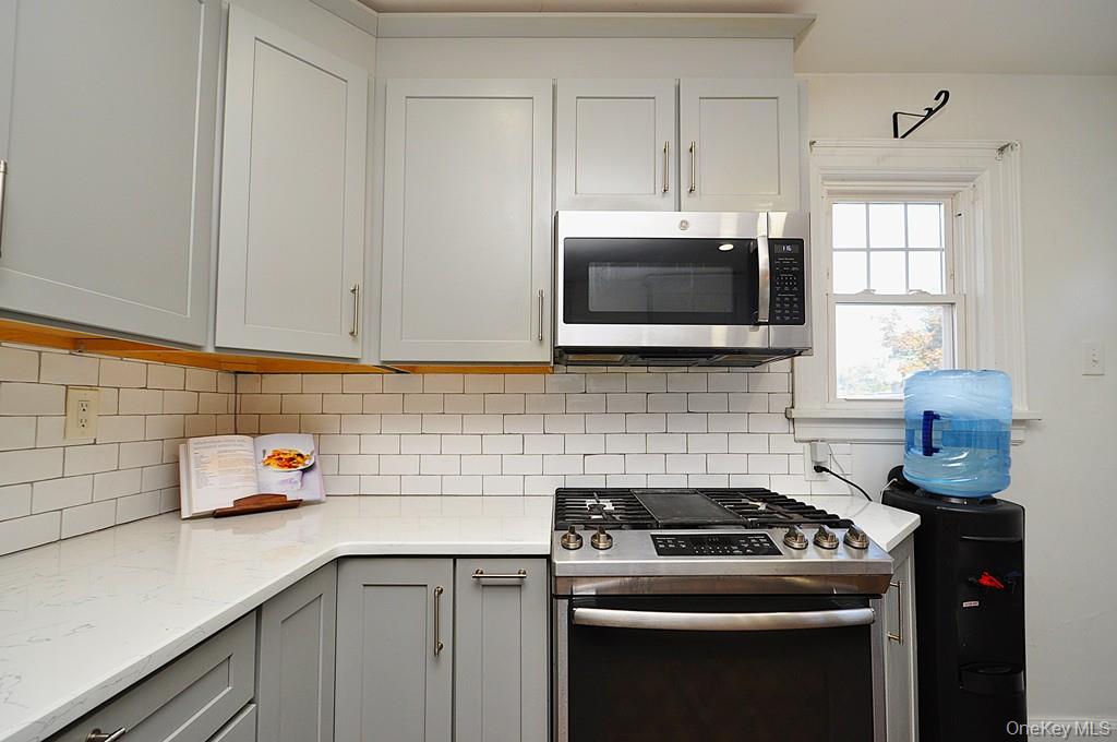 54 Lincoln Avenue, White Plains, NY 10606