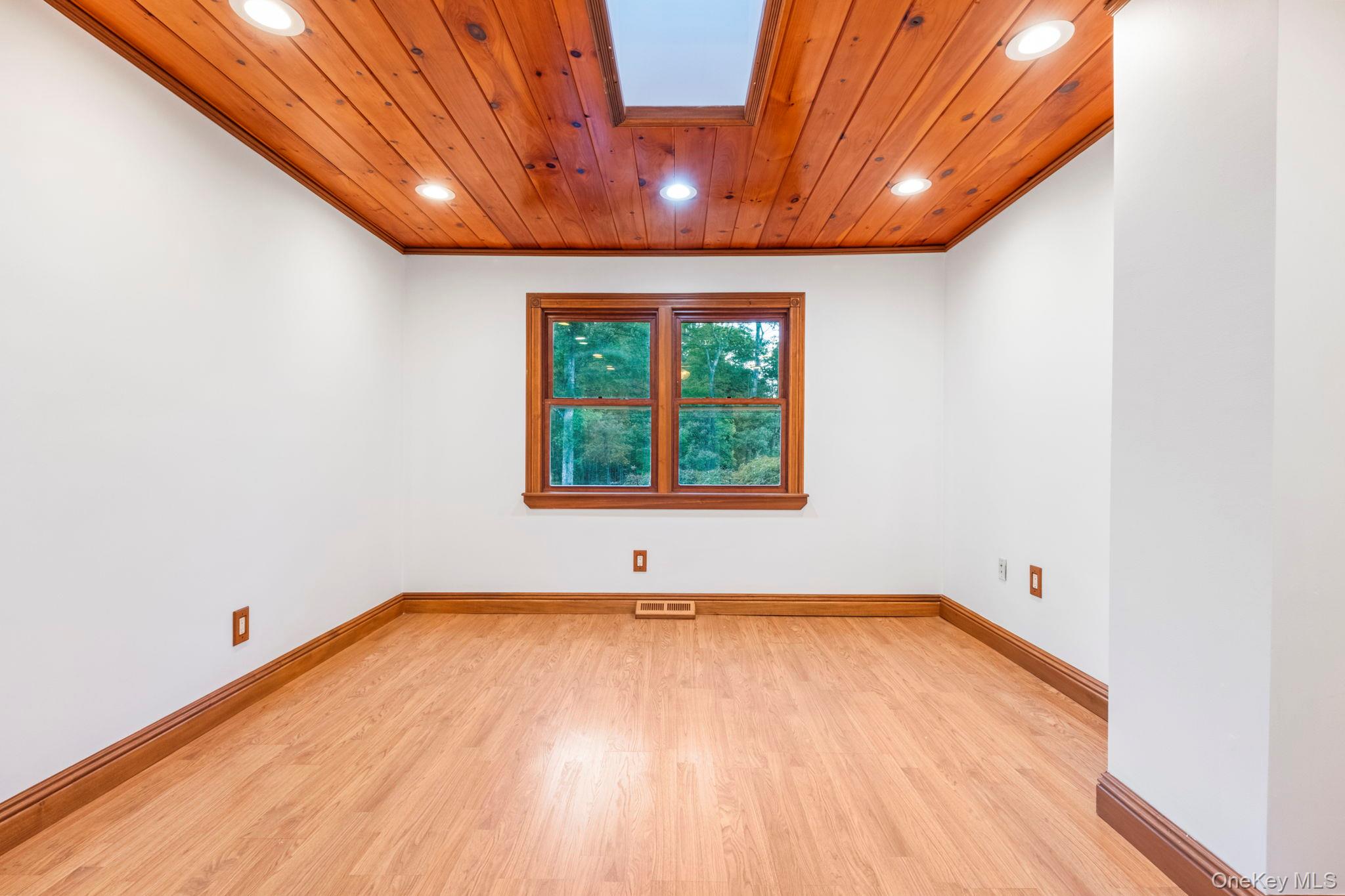 150 Long Lane, Bloomingburg, NY 12721