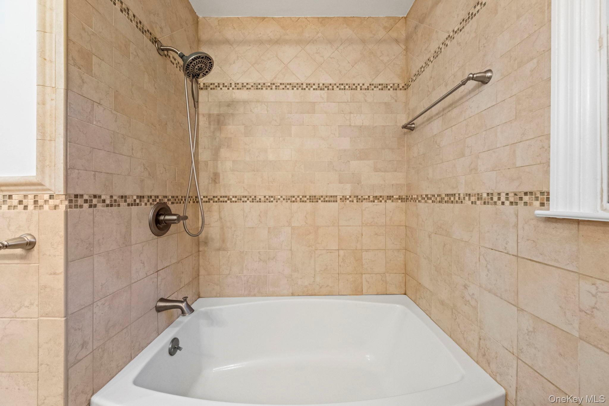 150 Long Lane, Bloomingburg, NY 12721