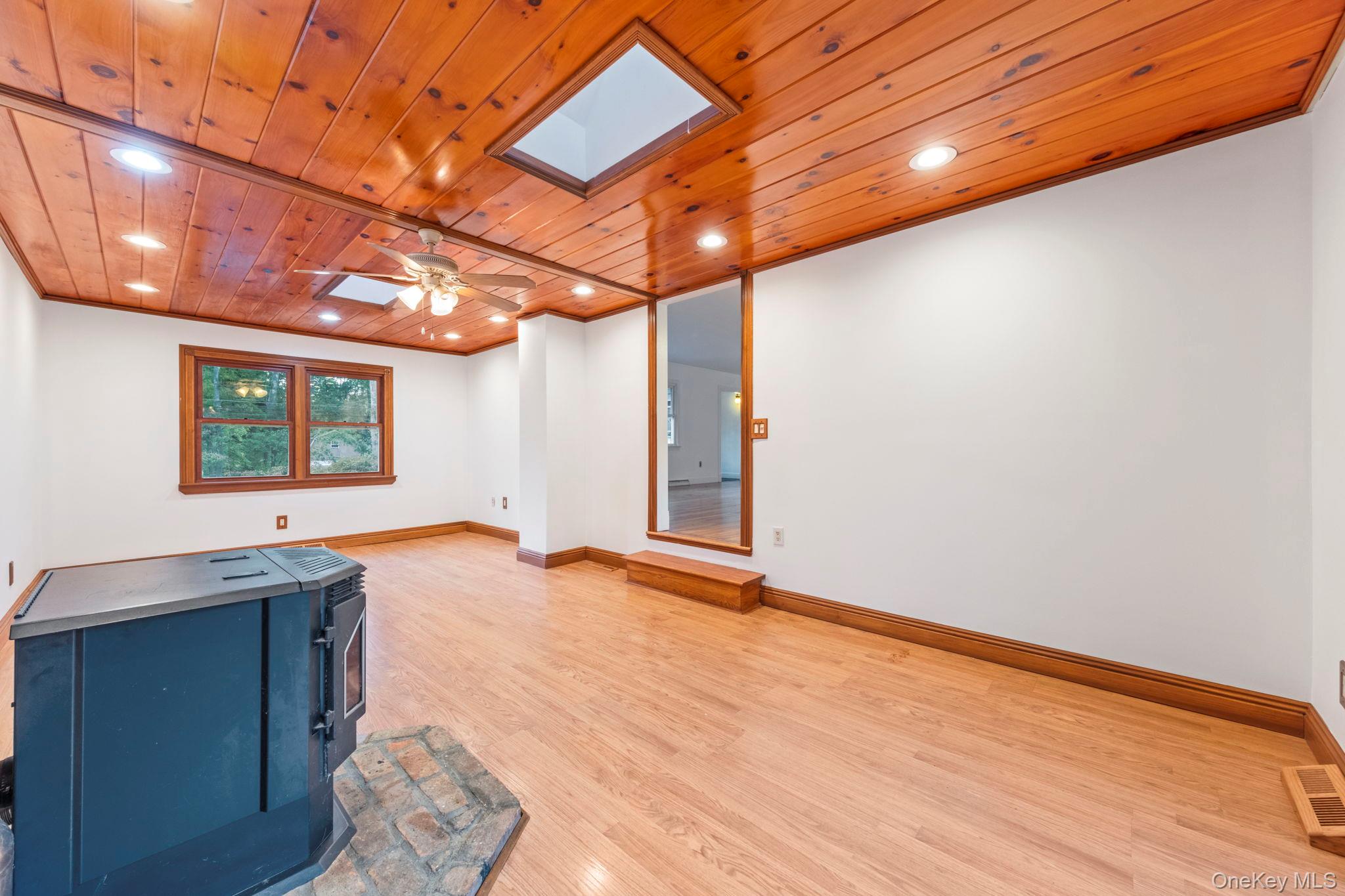 150 Long Lane, Bloomingburg, NY 12721