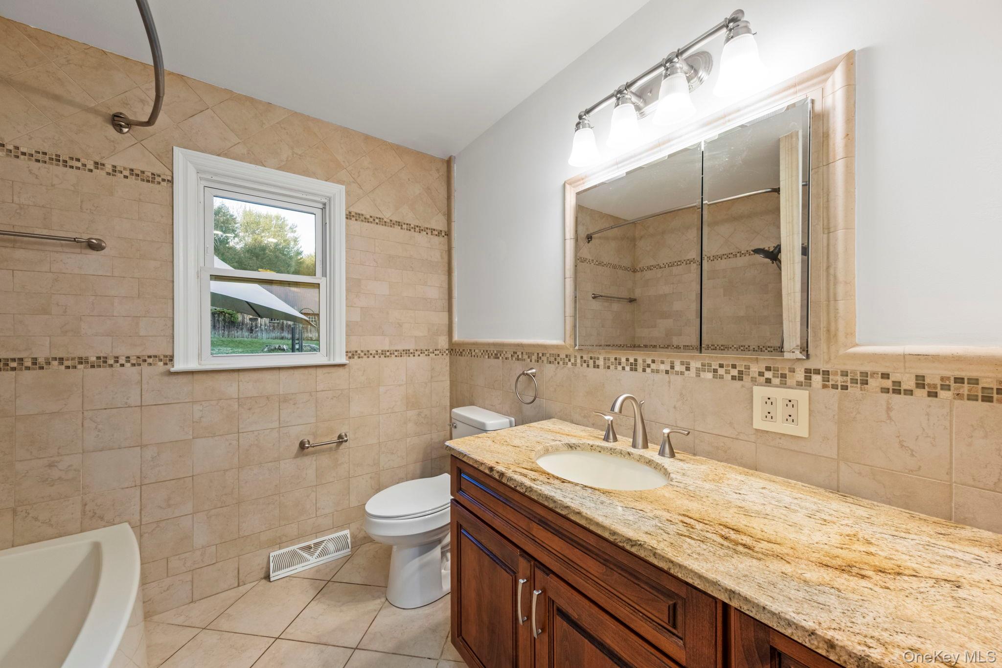 150 Long Lane, Bloomingburg, NY 12721