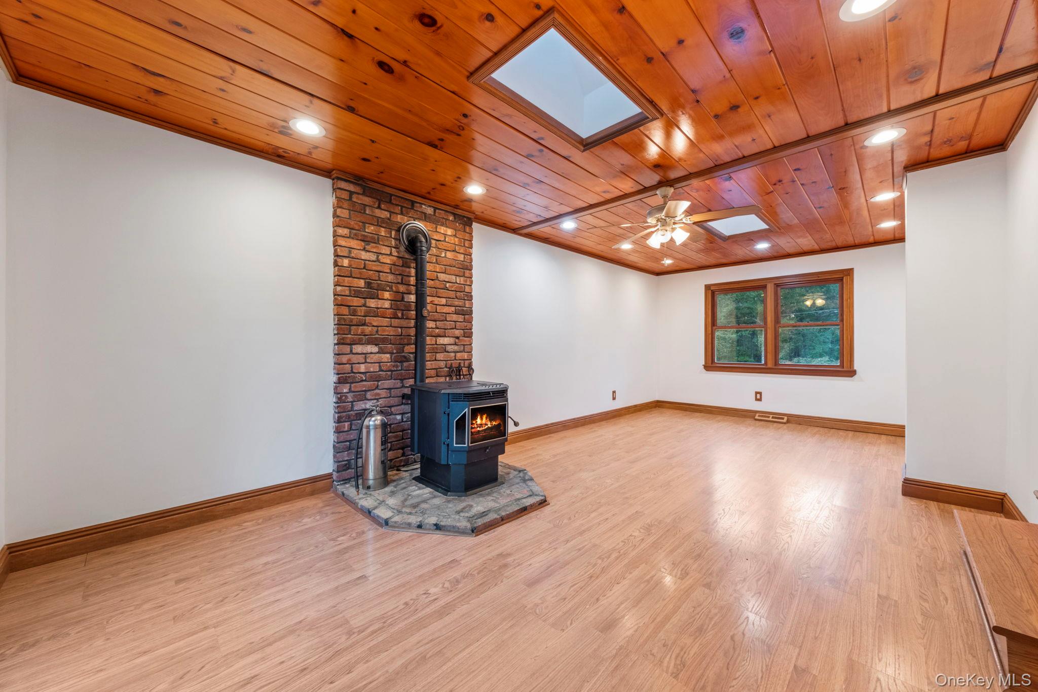 150 Long Lane, Bloomingburg, NY 12721