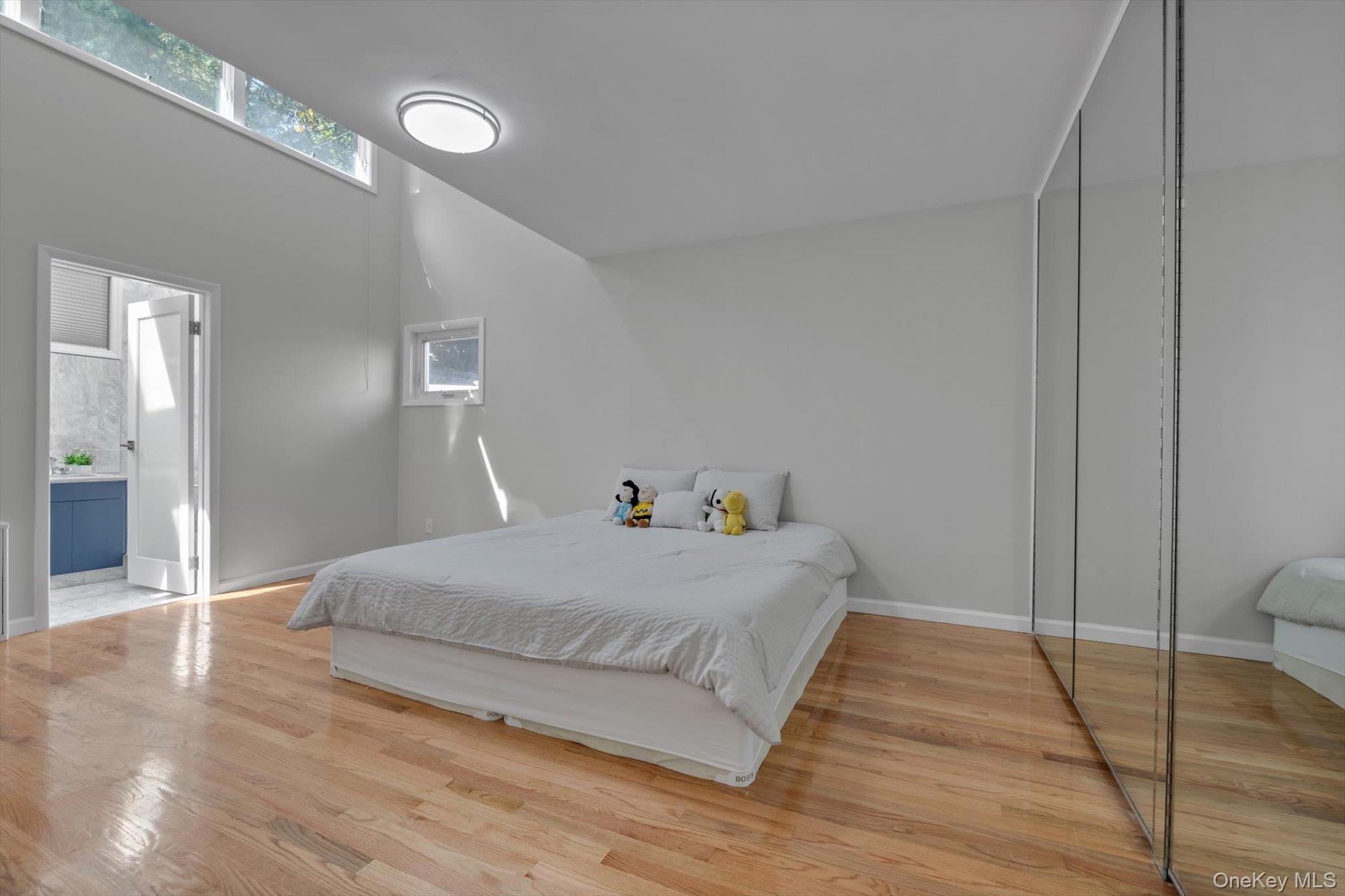 219-44 Peck Avenue, Hollis Hills, NY 11427