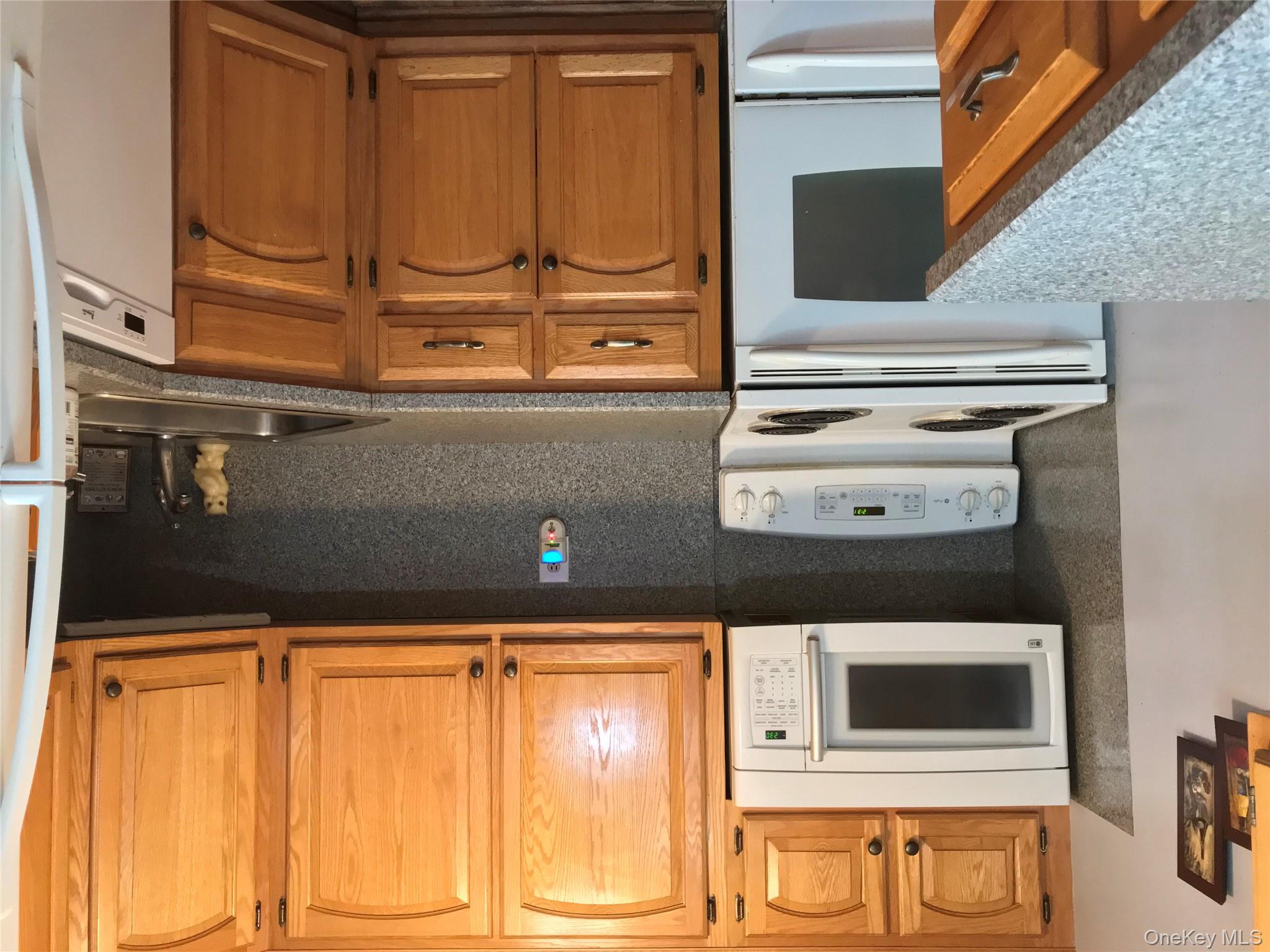 405 Woodbridge Drive # D, Ridge, NY 11961