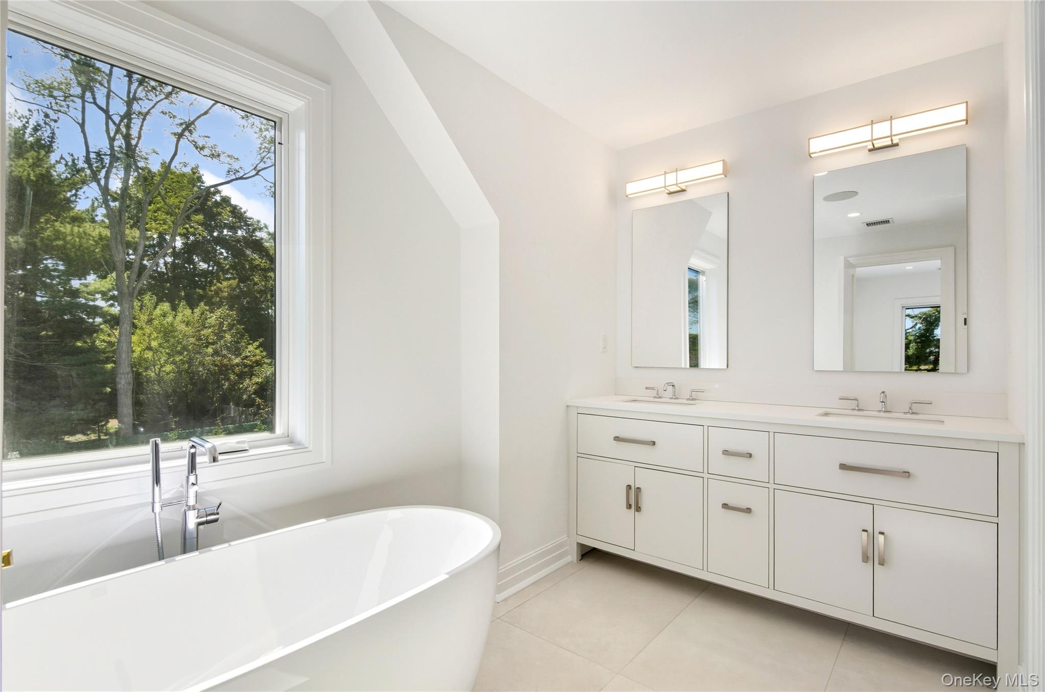 135 South Road, Westhampton, NY 11977