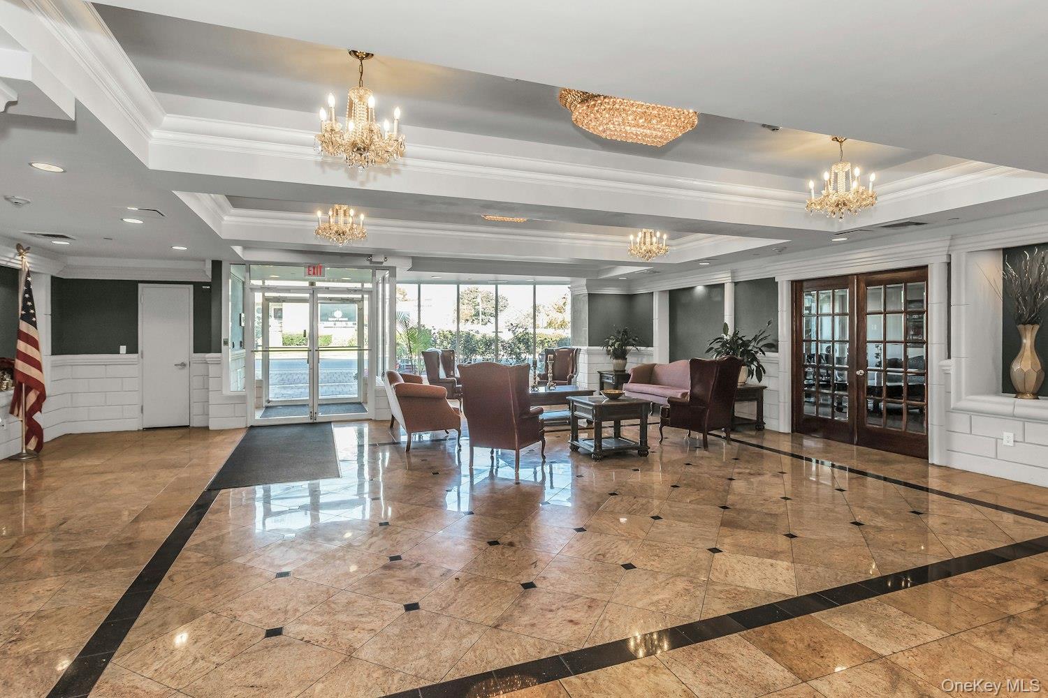 242 MAPLE Avenue # 513, Westbury, NY 11590