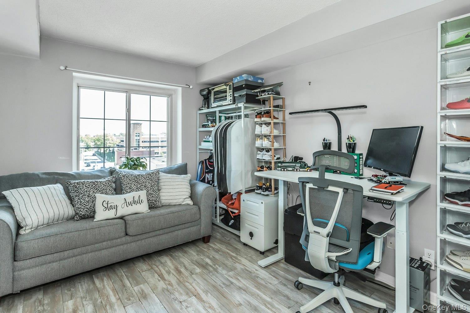 242 MAPLE Avenue # 513, Westbury, NY 11590