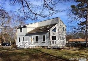 8 Park Circle, Shirley, NY 11967